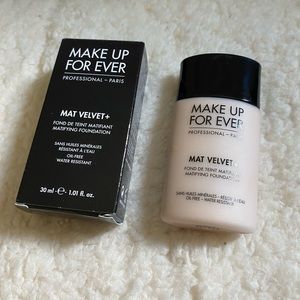 Makeupforever mat velvet foundation shade 20